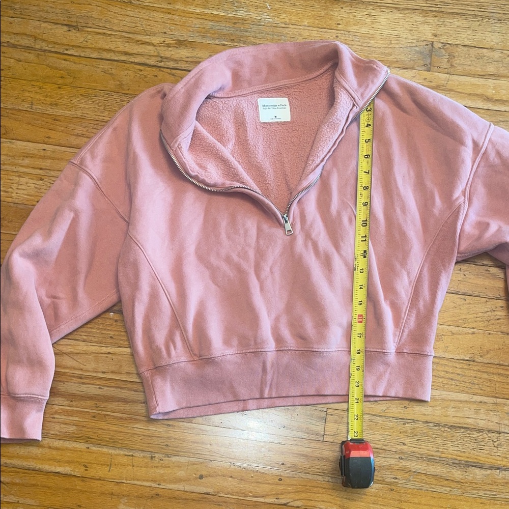 Quarter-Zip Cropped Sweatshirt in Dusty Rose